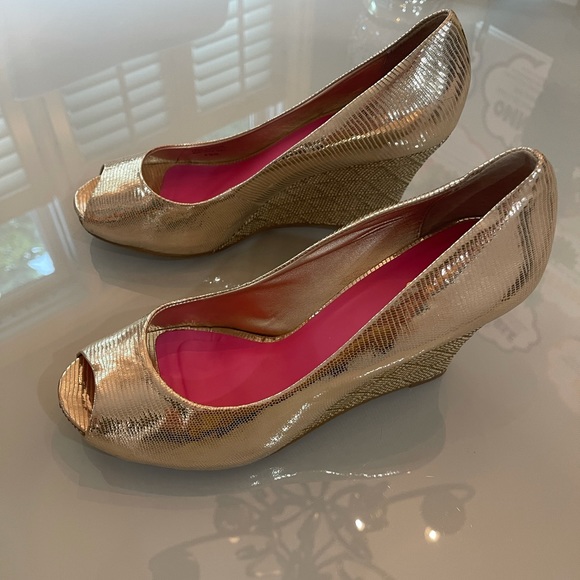 Lilly Pulitzer Gold Wedges - Picture 3 of 6